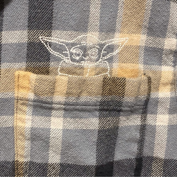 Star Wars Cakeworthy Gray Plaid Flannel, Yoda, Mandalorian Merch , Unisex Medium - Picture 5 of 7